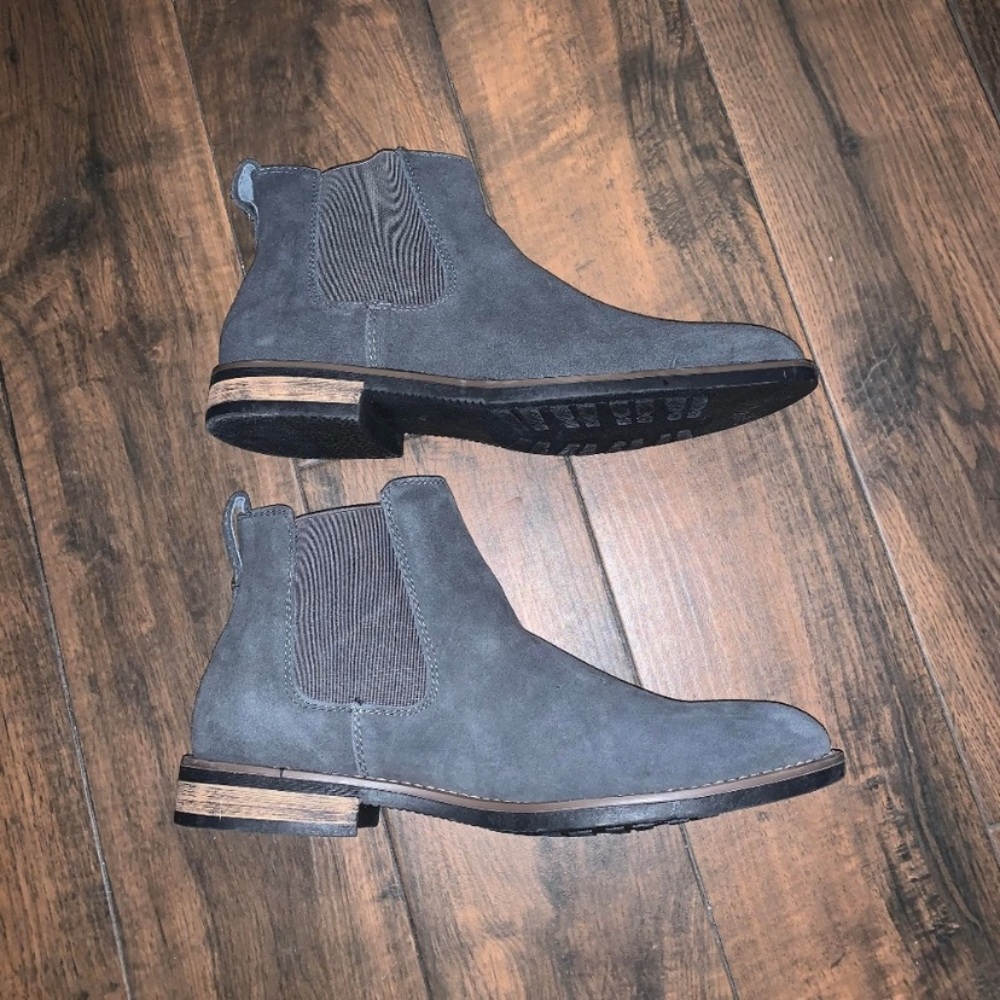 Chelsea boots suede charcoal grey barely worn